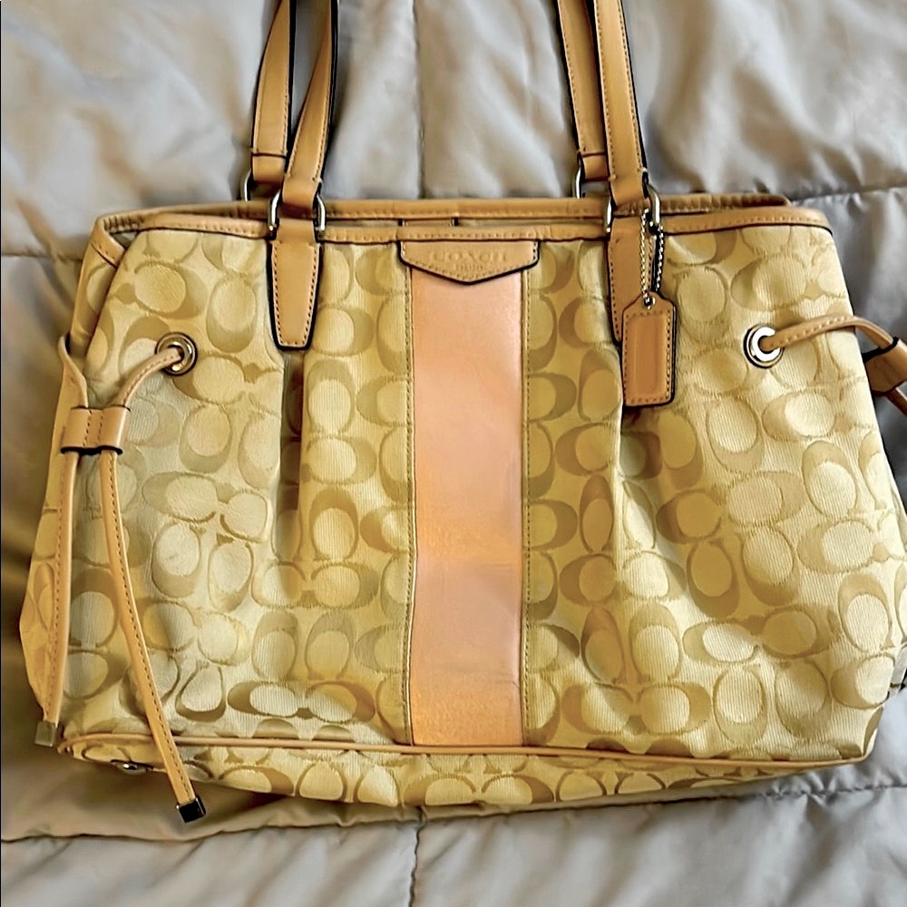 Coach Beige Signature Tote Bag - very cleaned. Hardly used. Great condition.
